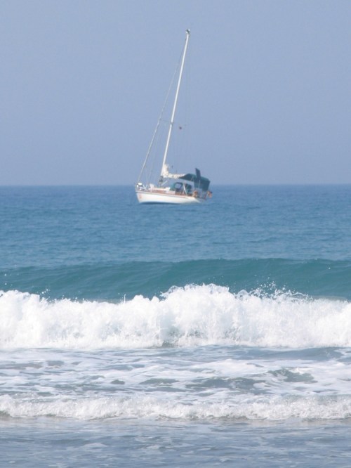 Eos_schaukelt_auf_reede