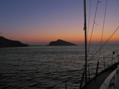 Unsere_ankerbucht_im_ersten_morgenlicht