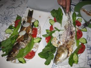 Dank-Menü mit den Werftarbeitern Nail u. Mustafa