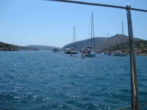 9 Yachten kreisen wild um die Bojen