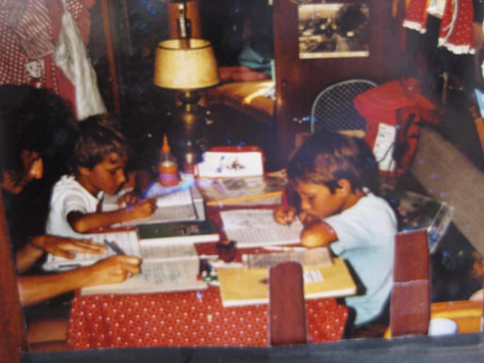 1990, Schule an Bord, Monopoli-Korfu