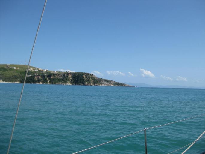 Kap vor Orikum nach 9 Std. Segelei