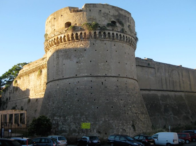 Festung Crotone (1)