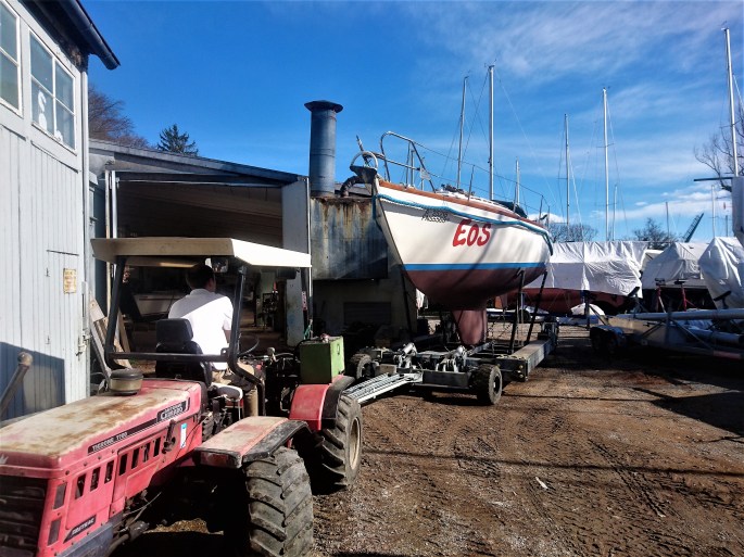 Eos verlässt die Halle, 23.3 (2)