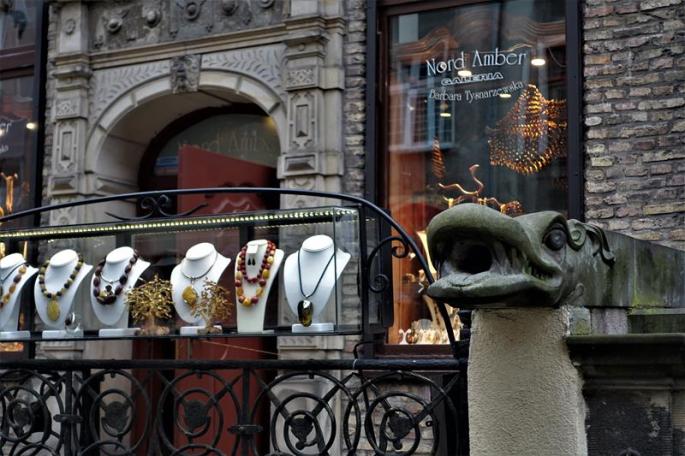 Wasserspeier und Bernsteinkettchen (Copy)