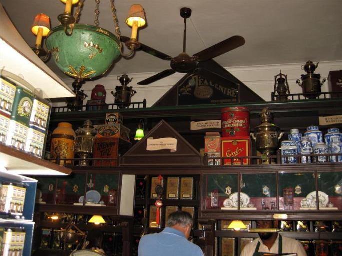 Aus d. Regen ins Teehaus) (2) (Copy)