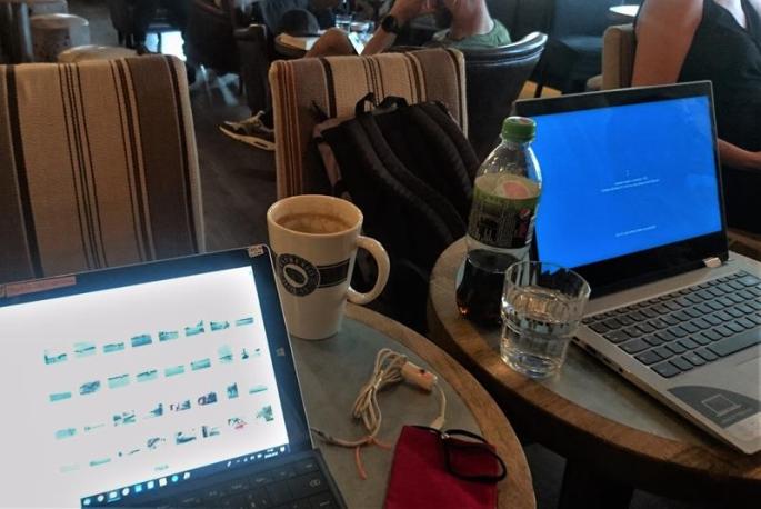 Büroarbeit im expresso house (Copy)